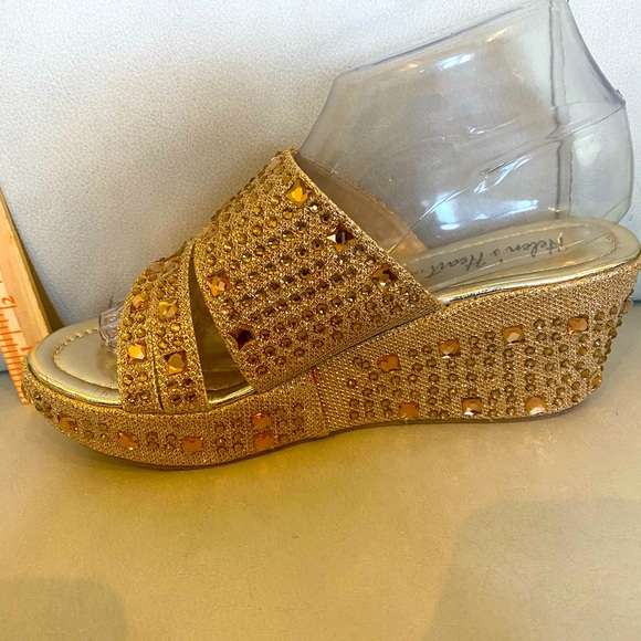 Shoes - Picture 5 of 5